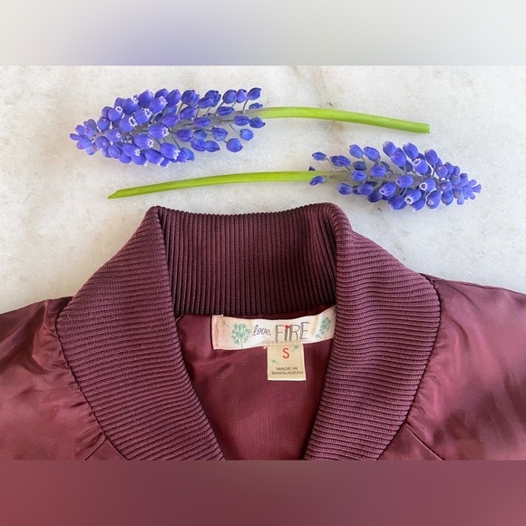 Francesca’s Maroon Burgundy Red Love Fire Floral Embroidered Bomber Jacket - Picture 4 of 9